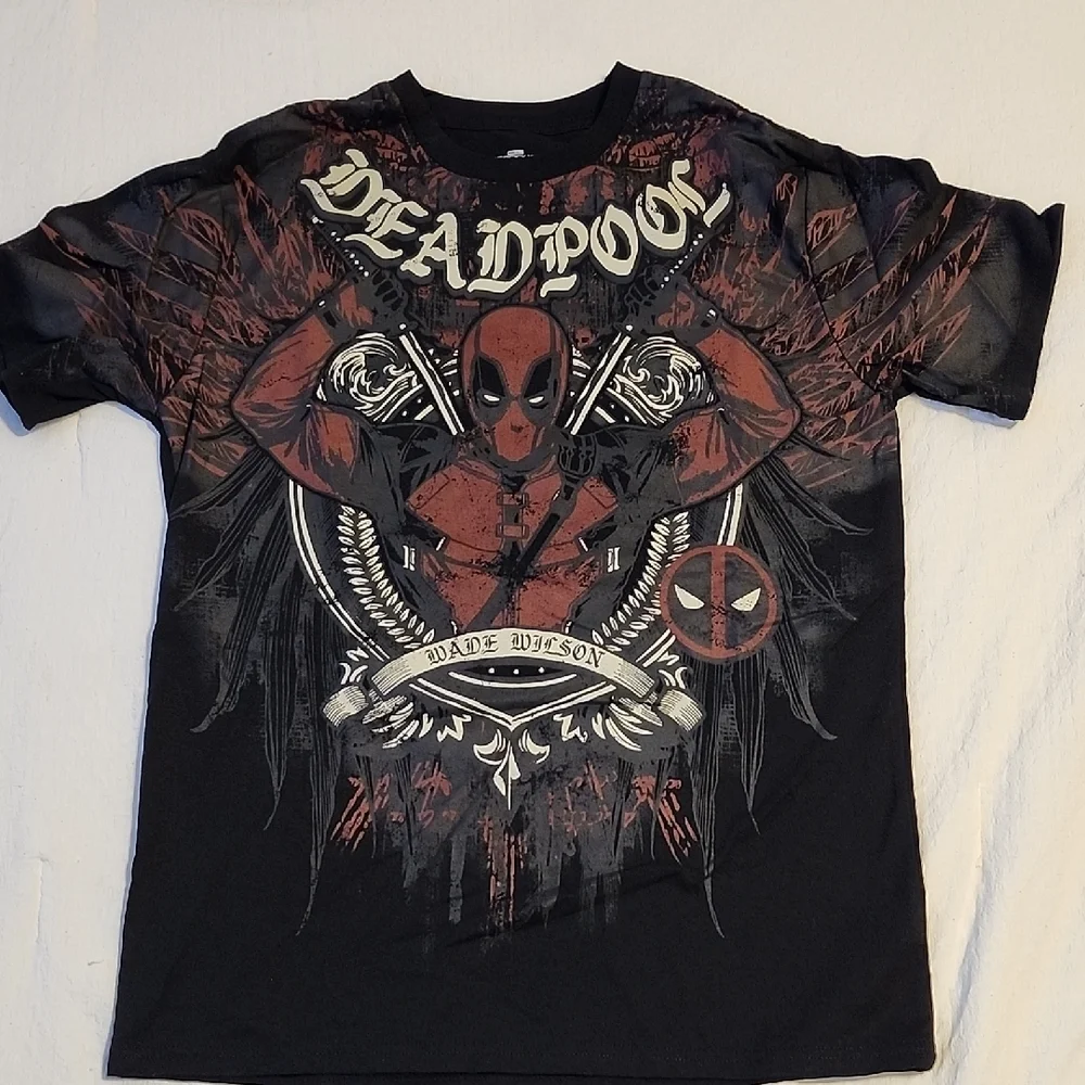 Marvel Deadpool Red and Black Graphic Tee - Picture 1 of 3